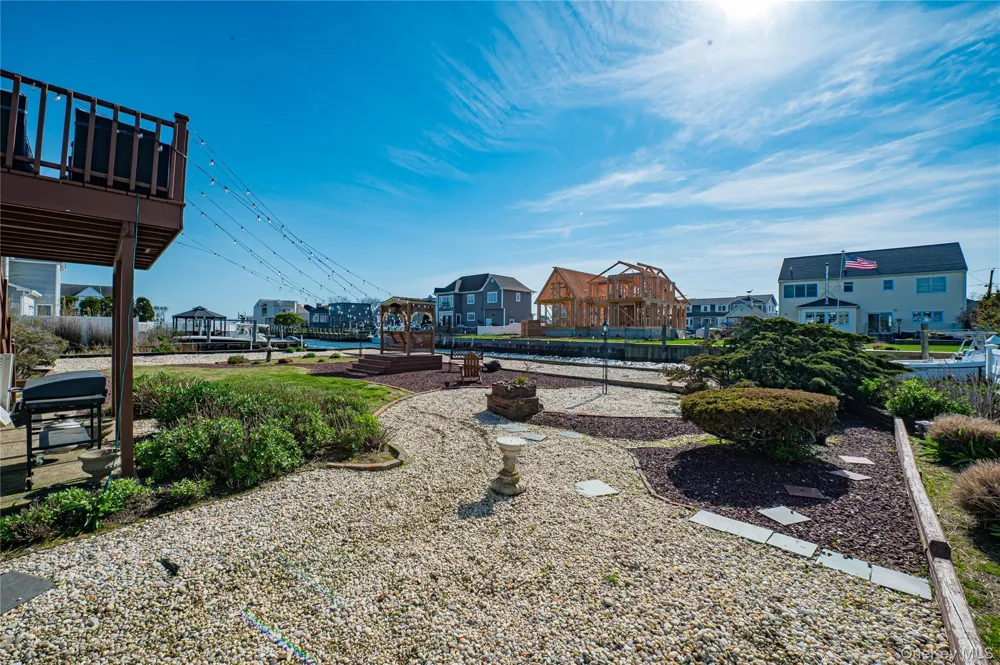 230 Sequams Lane Center West Islip, NY 11795