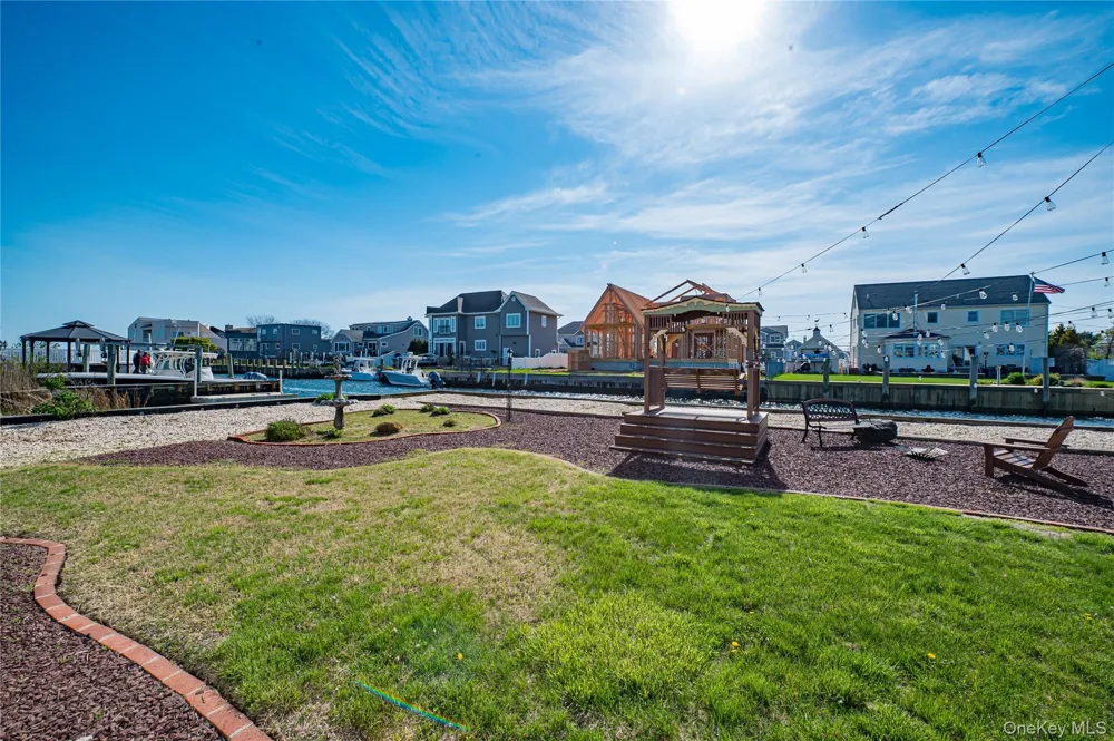 230 Sequams Lane Center West Islip, NY 11795