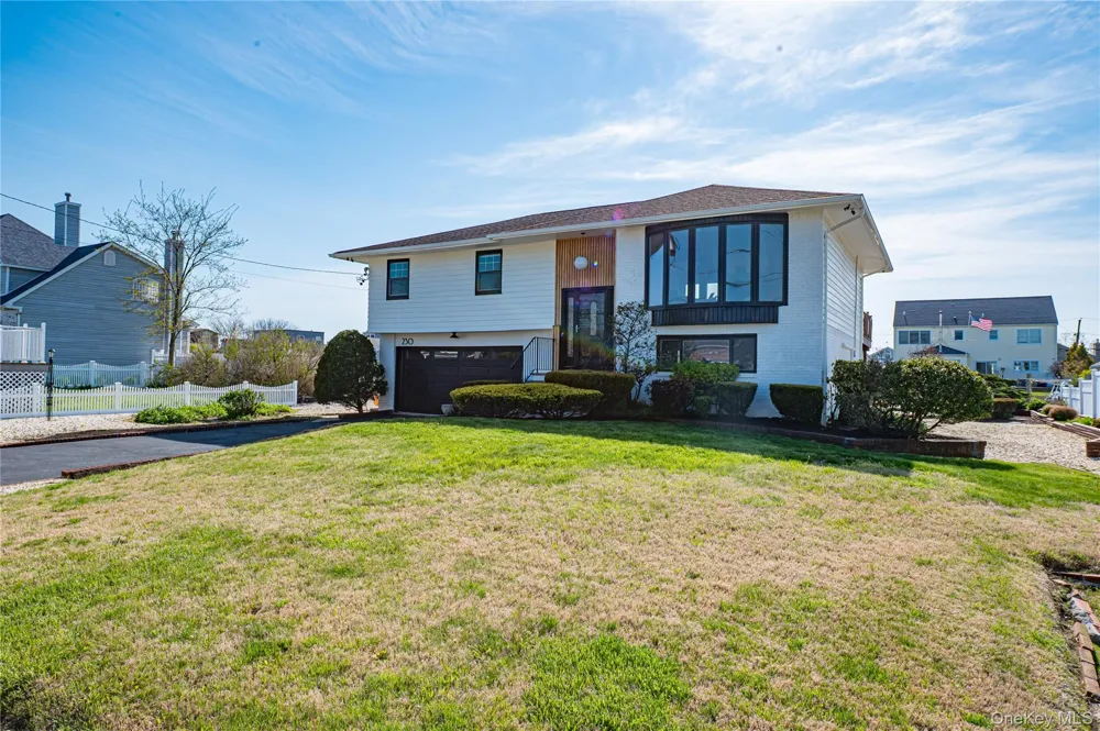 230 Sequams Lane Center West Islip, NY 11795