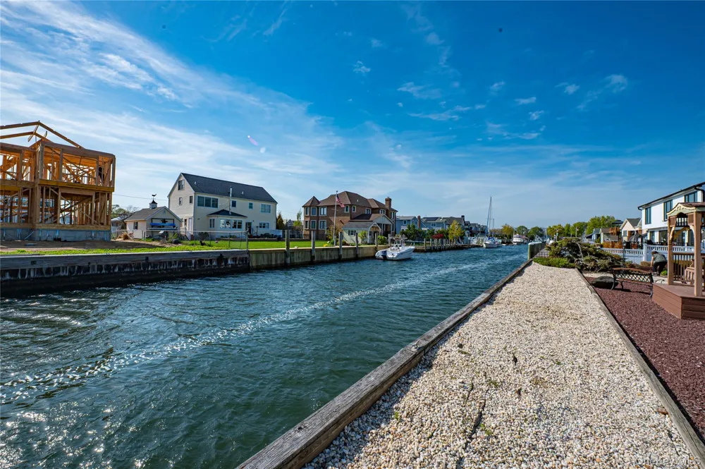 230 Sequams Lane Center West Islip, NY 11795