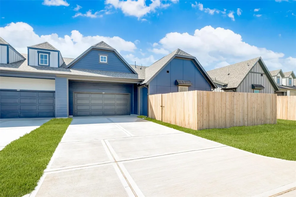 407 Legacy Point #A Sealy, TX 77474