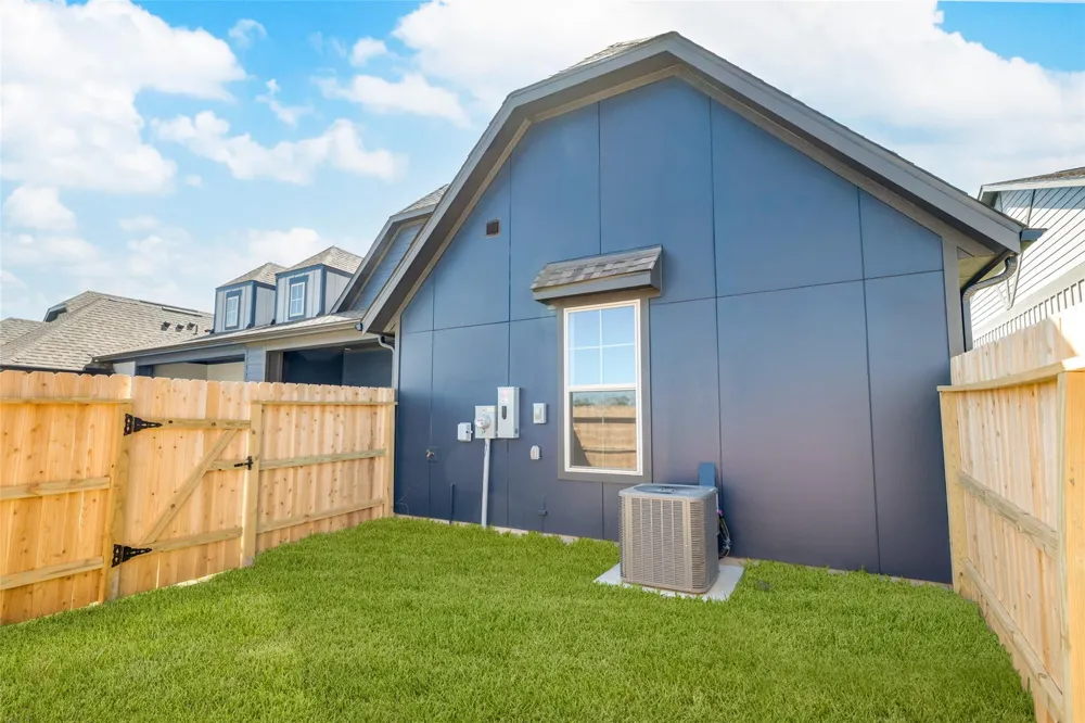 407 Legacy Point #A Sealy, TX 77474
