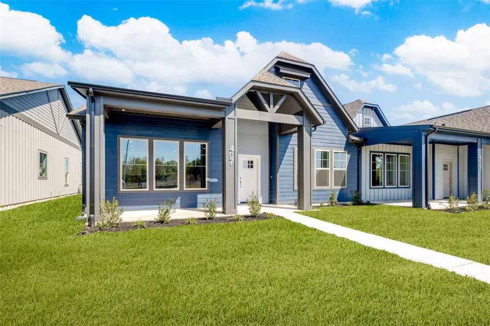 407 Legacy Point #A Sealy, TX 77474
