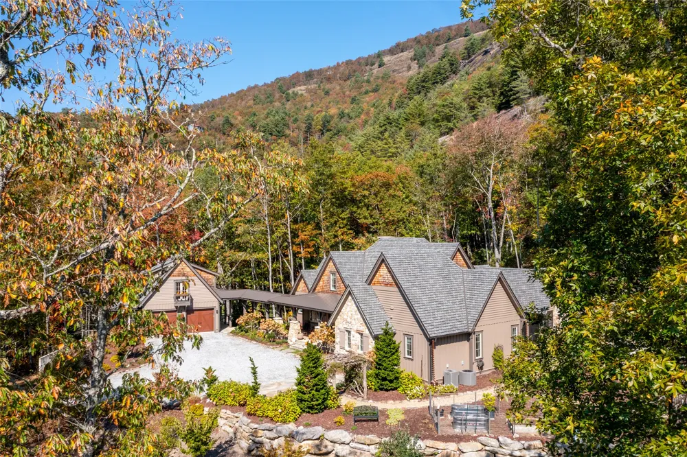 143 Foxglove Trail Glenville, NC 28736