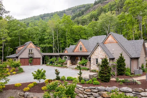 143 Foxglove Trail