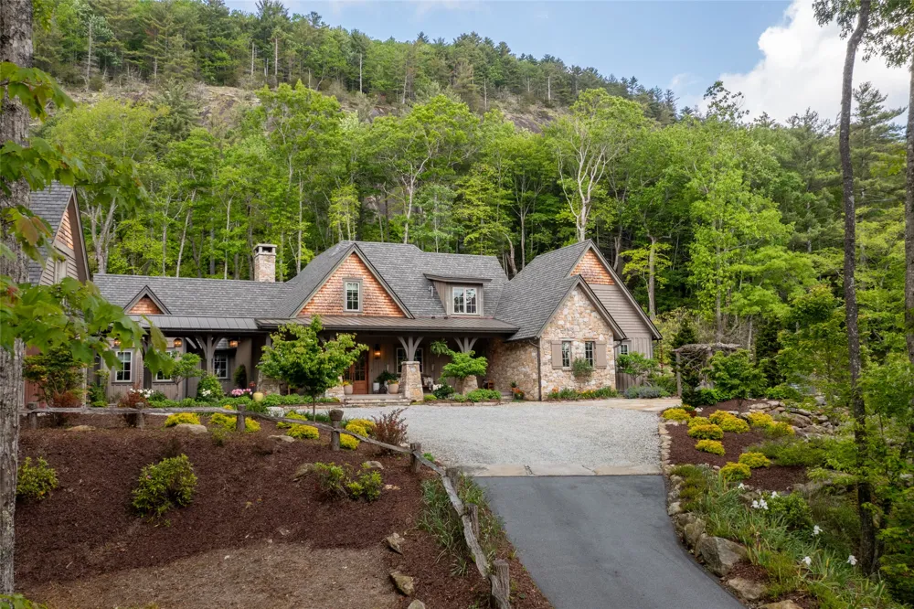 143 Foxglove Trail Glenville, NC 28736