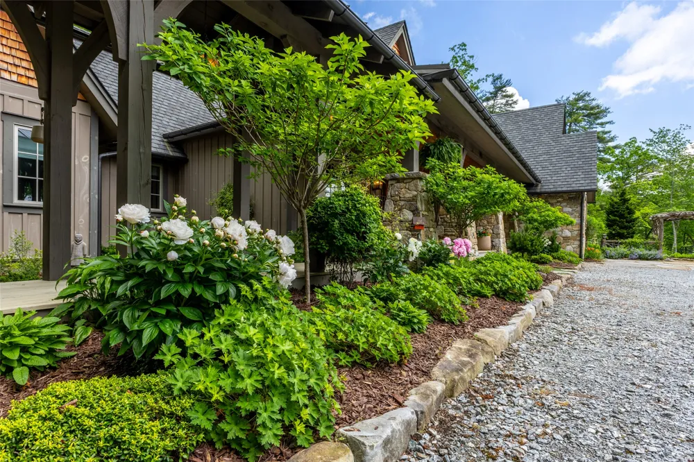 143 Foxglove Trail Glenville, NC 28736