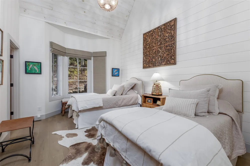 143 Foxglove Trail Glenville, NC 28736