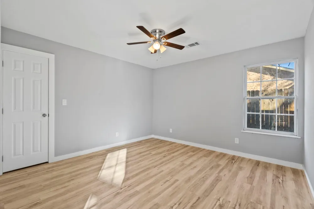 1740 6th Street Hempstead, TX 77445