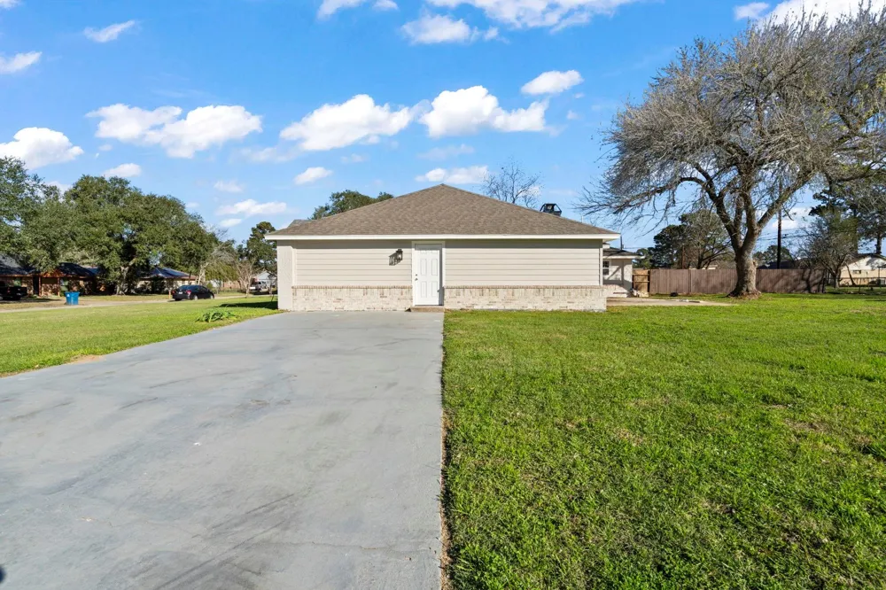 1740 6th Street Hempstead, TX 77445