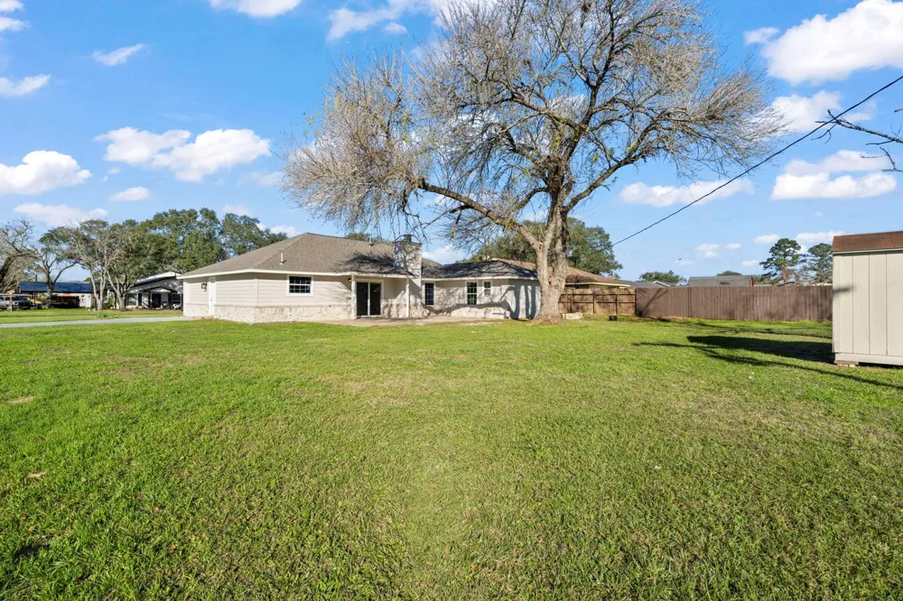 1740 6th Street Hempstead, TX 77445