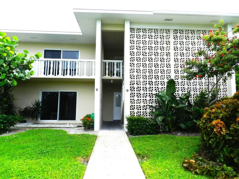 320 North Boulevard #1c