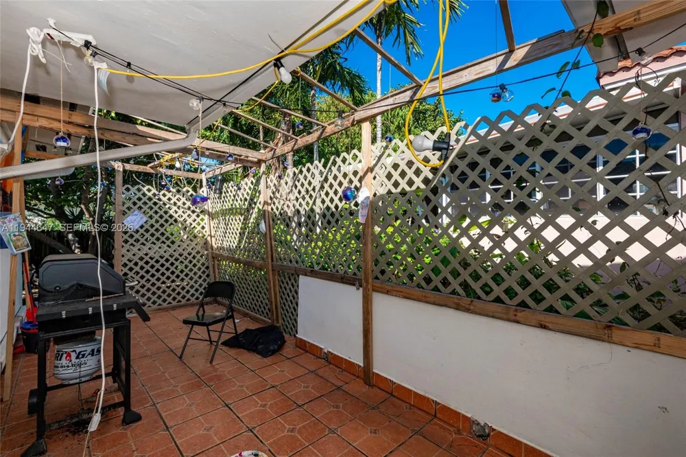 8950 Harding Ave Surfside, FL 33154