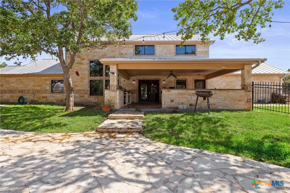 1130 Eastern Oaks Florence, TX 76527