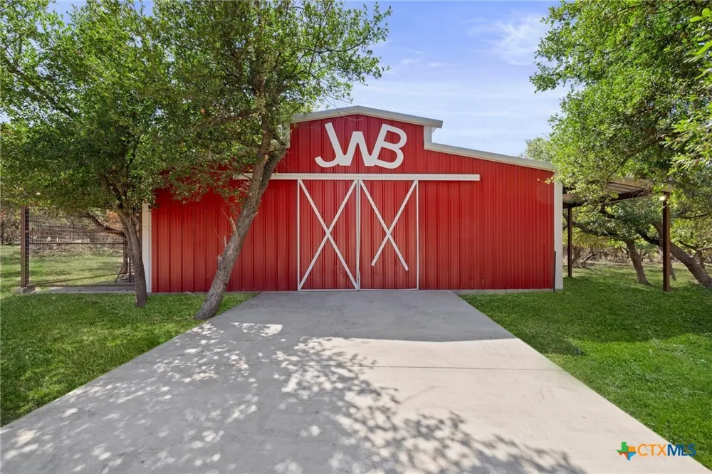 1130 Eastern Oaks Florence, TX 76527