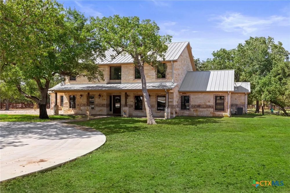 1130 Eastern Oaks Florence, TX 76527