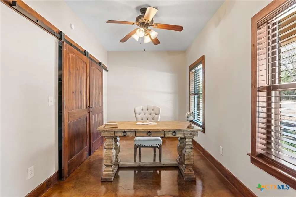 1130 Eastern Oaks Florence, TX 76527