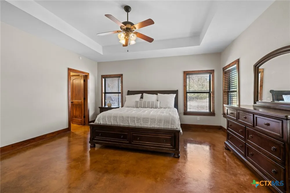 1130 Eastern Oaks Florence, TX 76527