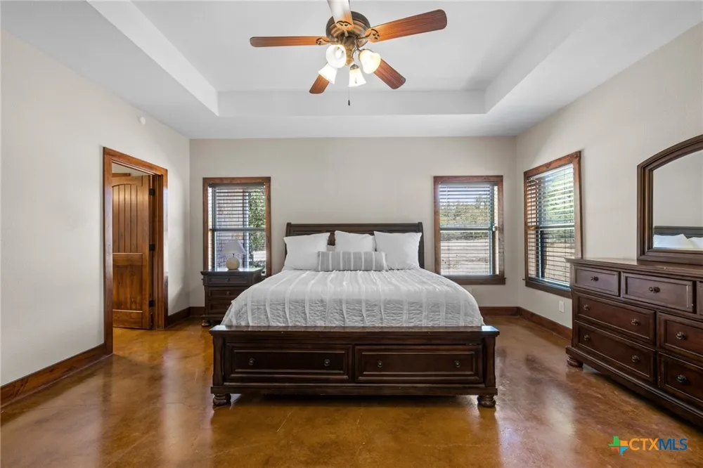 1130 Eastern Oaks Florence, TX 76527