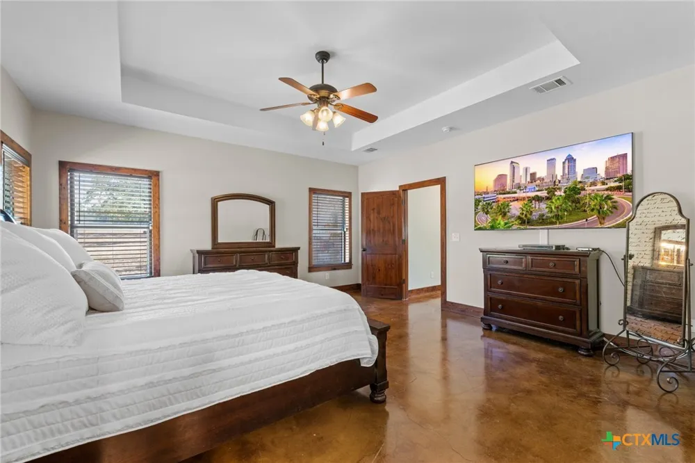 1130 Eastern Oaks Florence, TX 76527
