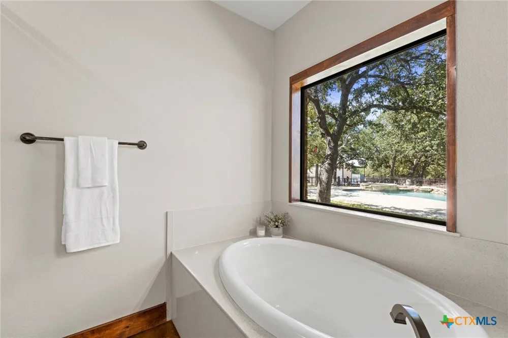 1130 Eastern Oaks Florence, TX 76527