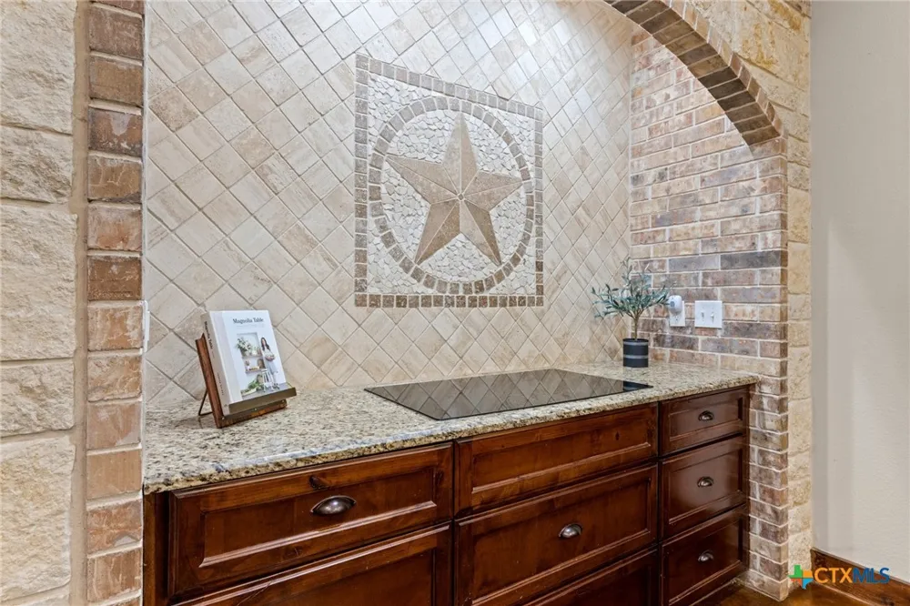 1130 Eastern Oaks Florence, TX 76527