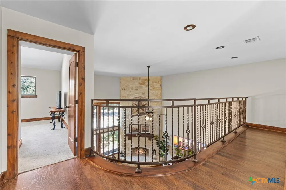 1130 Eastern Oaks Florence, TX 76527
