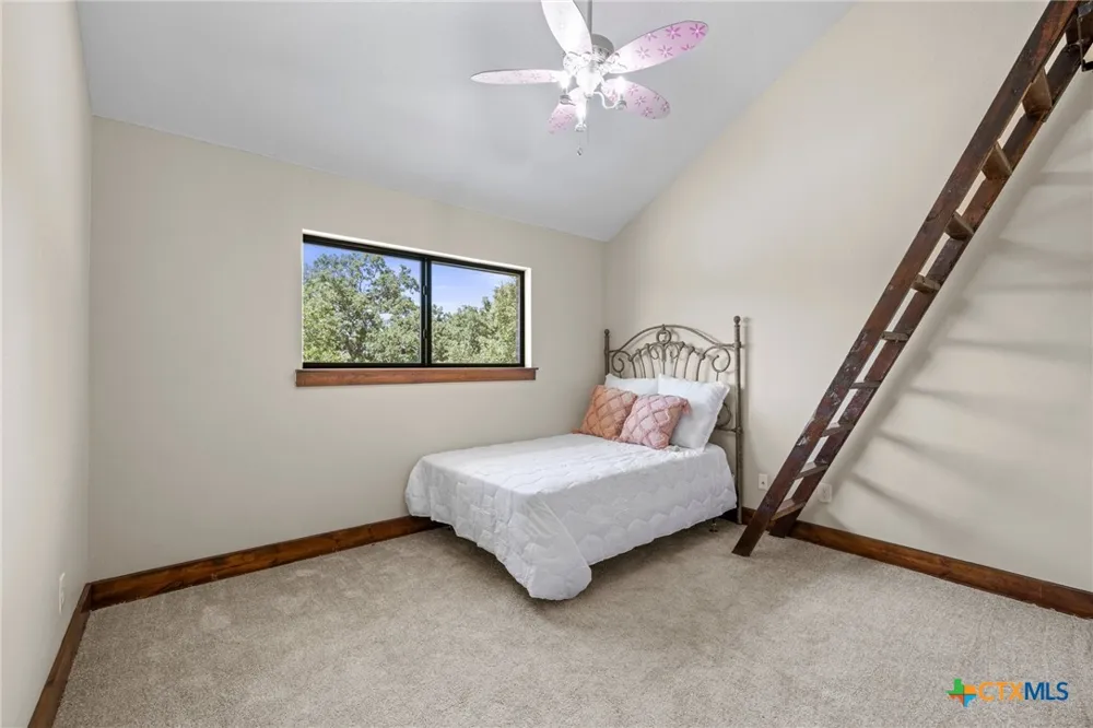 1130 Eastern Oaks Florence, TX 76527