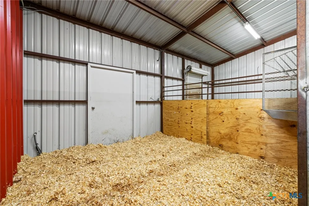 1130 Eastern Oaks Florence, TX 76527