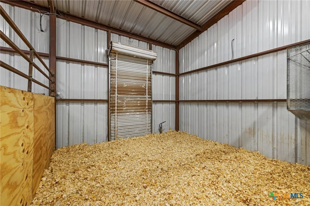 1130 Eastern Oaks Florence, TX 76527