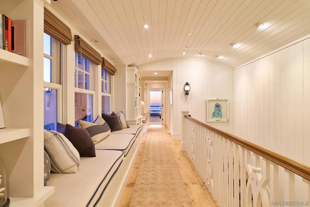 2720 Ocean Front Del Mar, CA 92014