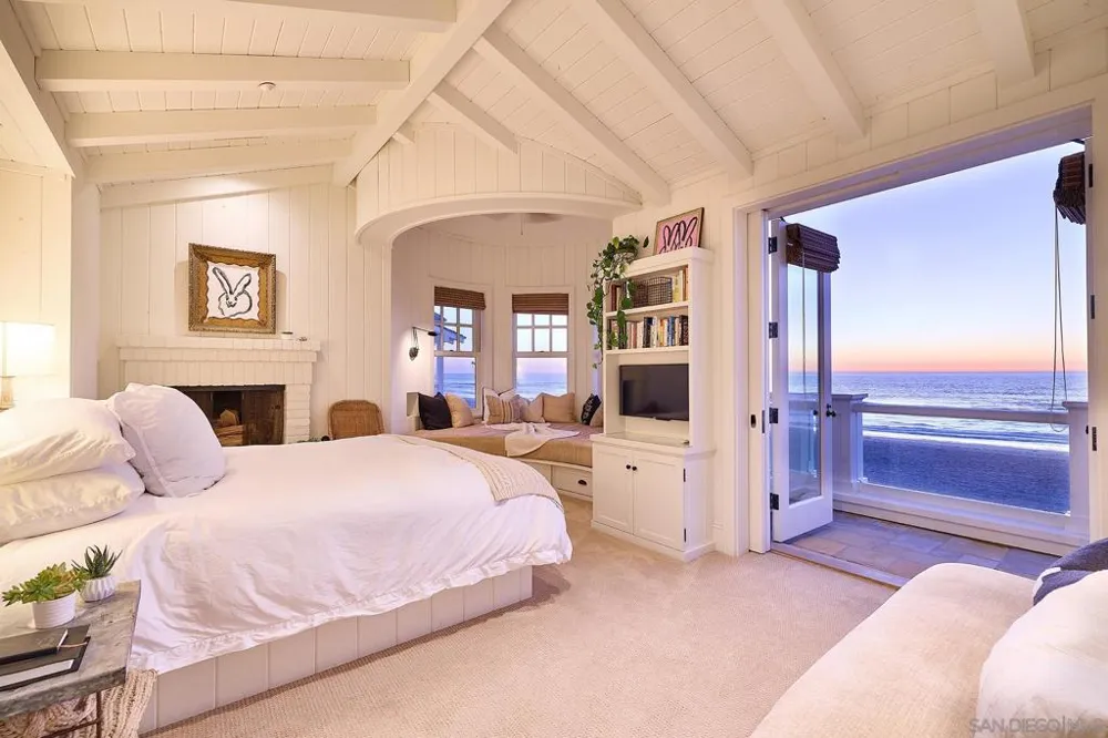 2720 Ocean Front Del Mar, CA 92014