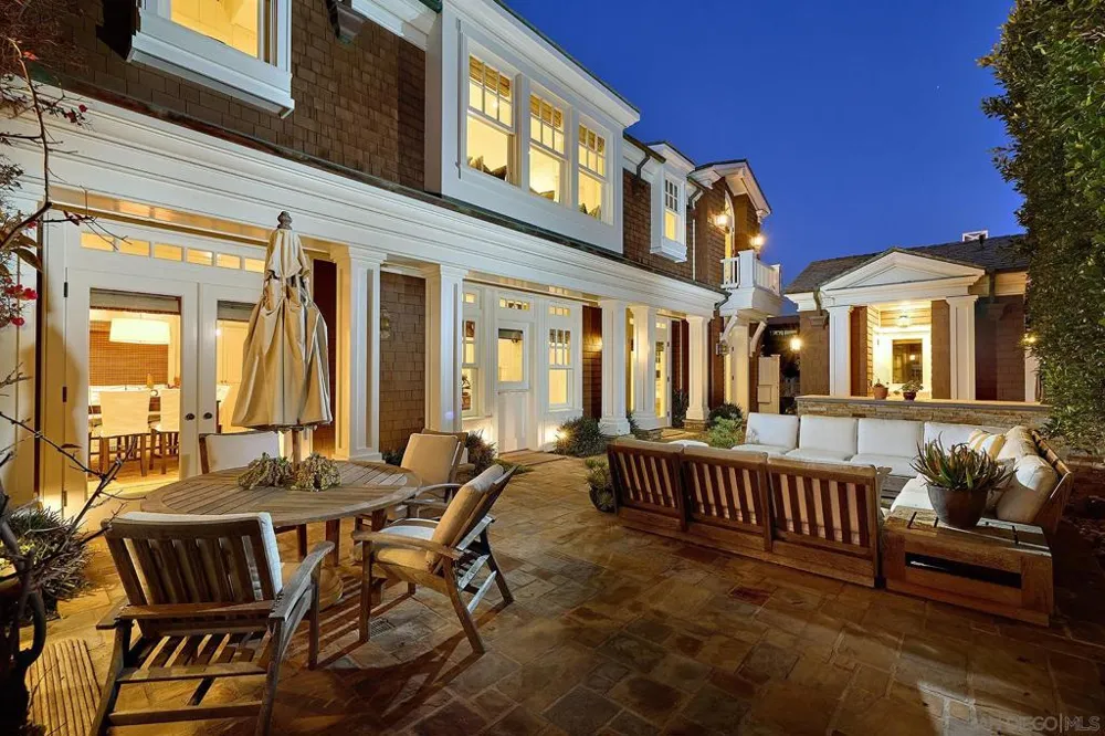 2720 Ocean Front Del Mar, CA 92014
