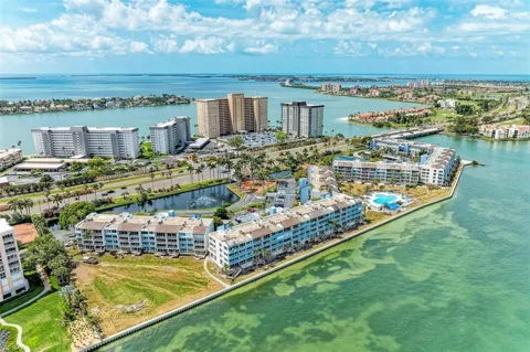 5153 ISLA KEY BOULEVARD S #408