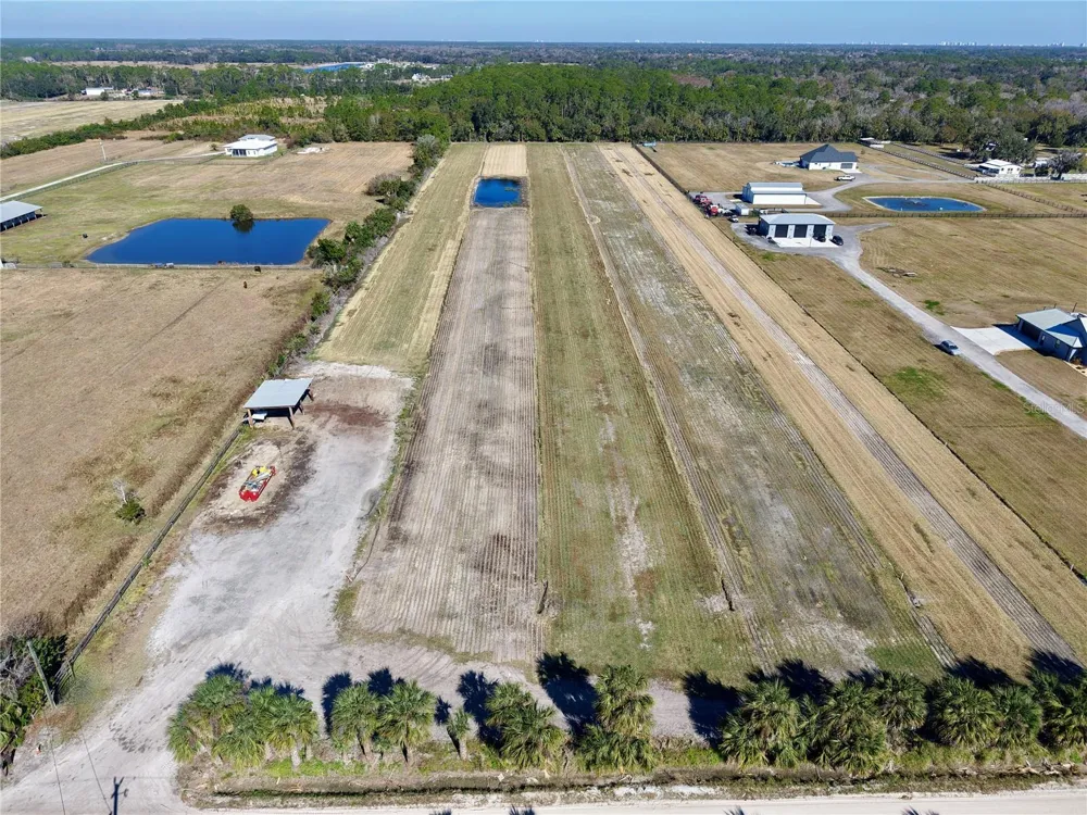 3761 STRAWBERRY LANE New Smyrna Beach, FL 32168