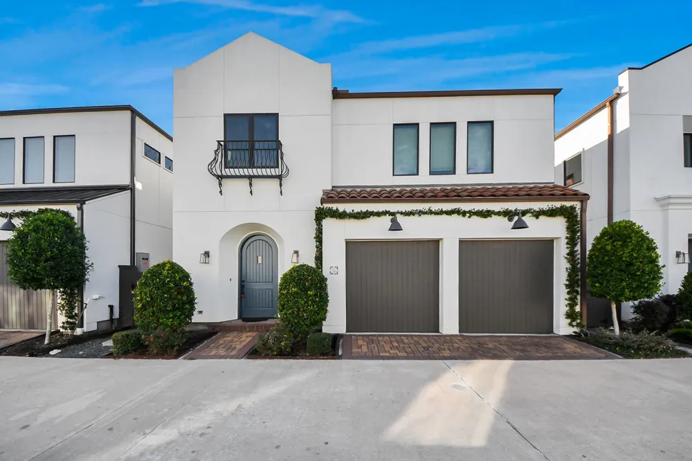 1715 Maravilla Drive