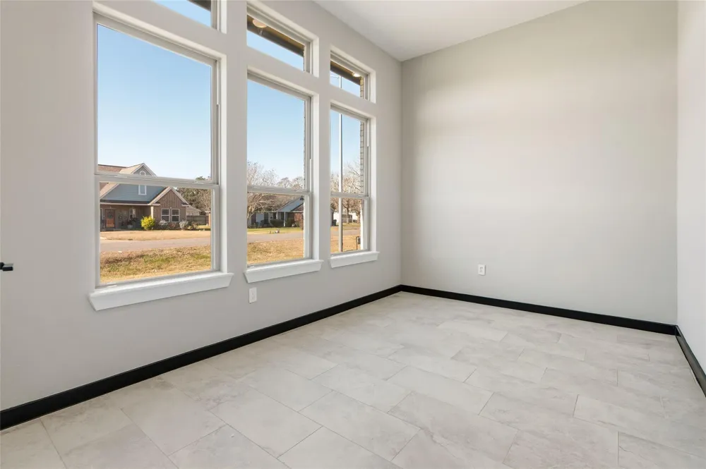 208 Silverleaf Street Sweeny, TX 77480