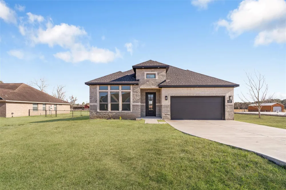 208 Silverleaf Street Sweeny, TX 77480