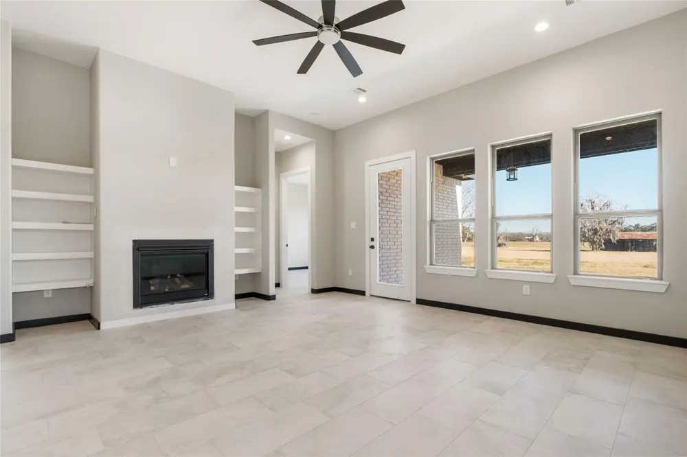 208 Silverleaf Street Sweeny, TX 77480