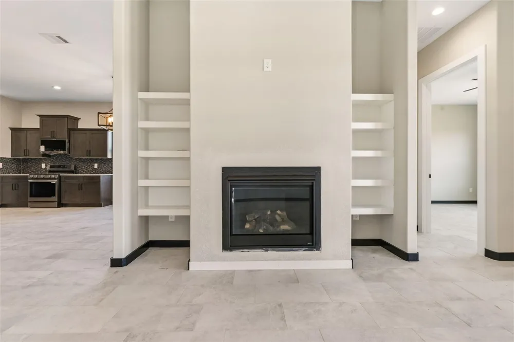 208 Silverleaf Street Sweeny, TX 77480