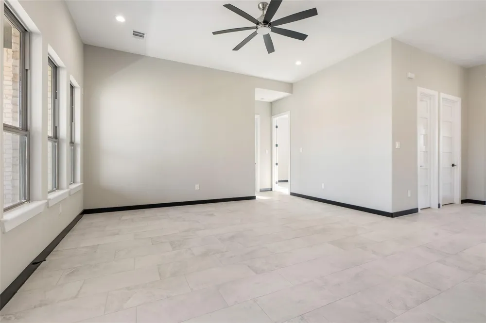 208 Silverleaf Street Sweeny, TX 77480