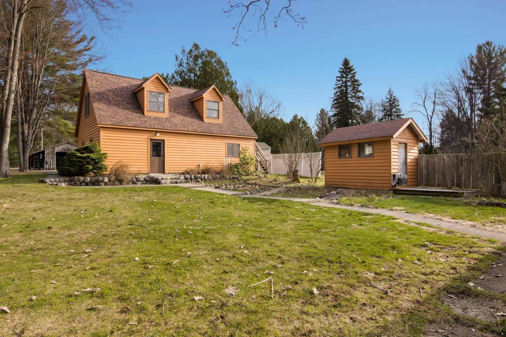 11641 Loon Lane Long Lake Township, MI 49685