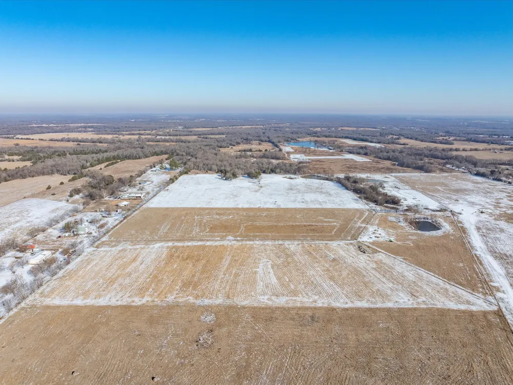 R's County Road 4330 Point, TX 75472