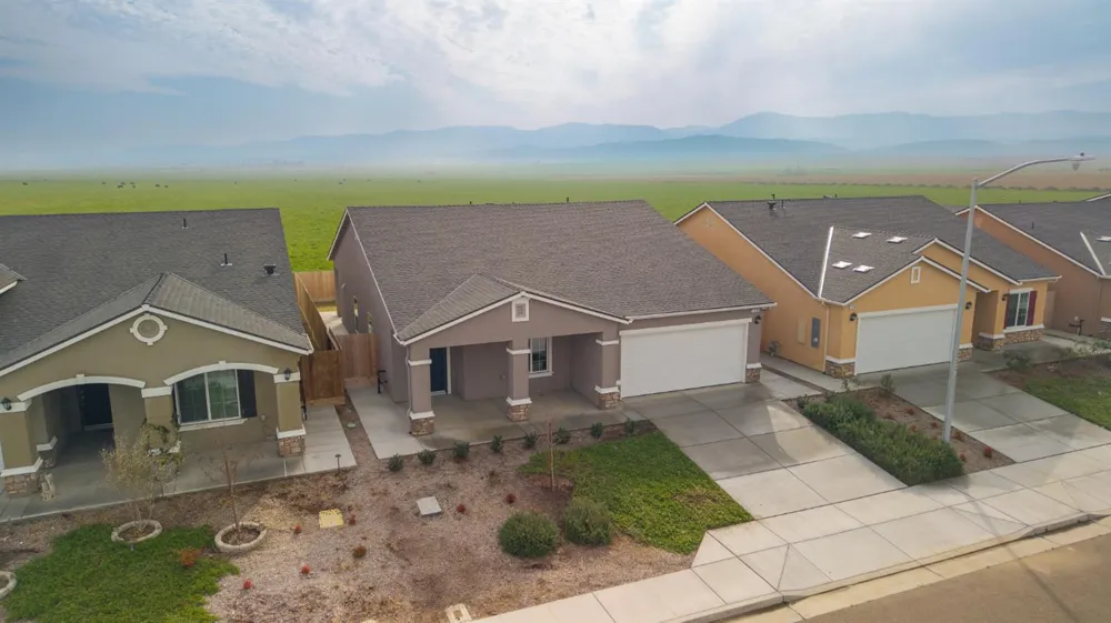 1212 E Orange Street Avenal, CA 93204
