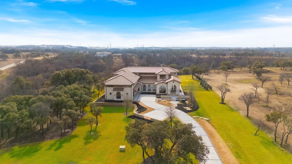 10717 Arrowhead Point Drive