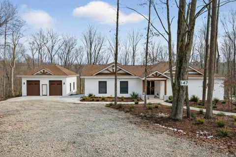 147 Dunrobin Ct