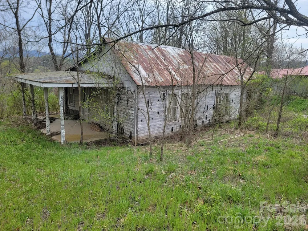 415 Pigeon Ford Road Canton, NC 28716