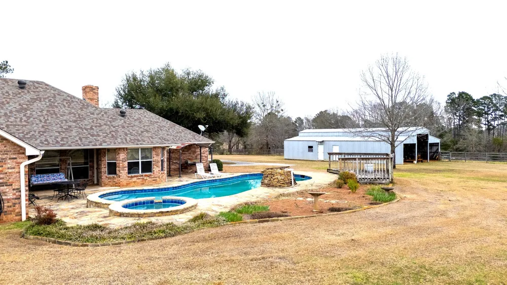 12987 County Road 452 Lindale, TX 75771