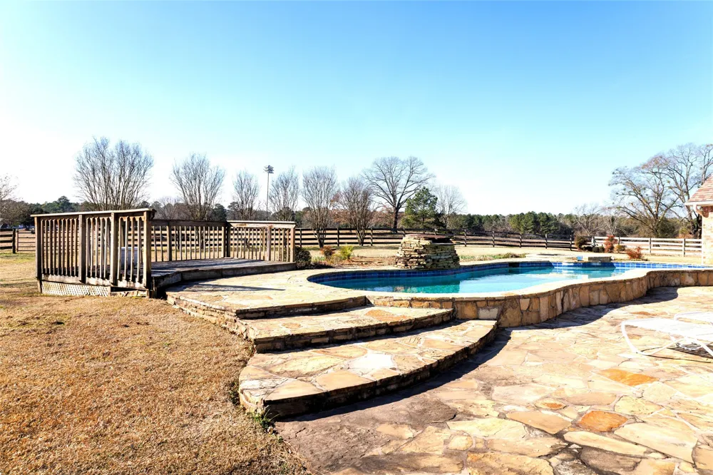 12987 County Road 452 Lindale, TX 75771