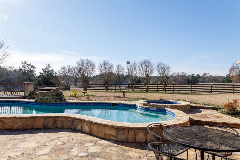 12987 County Road 452 Lindale, TX 75771